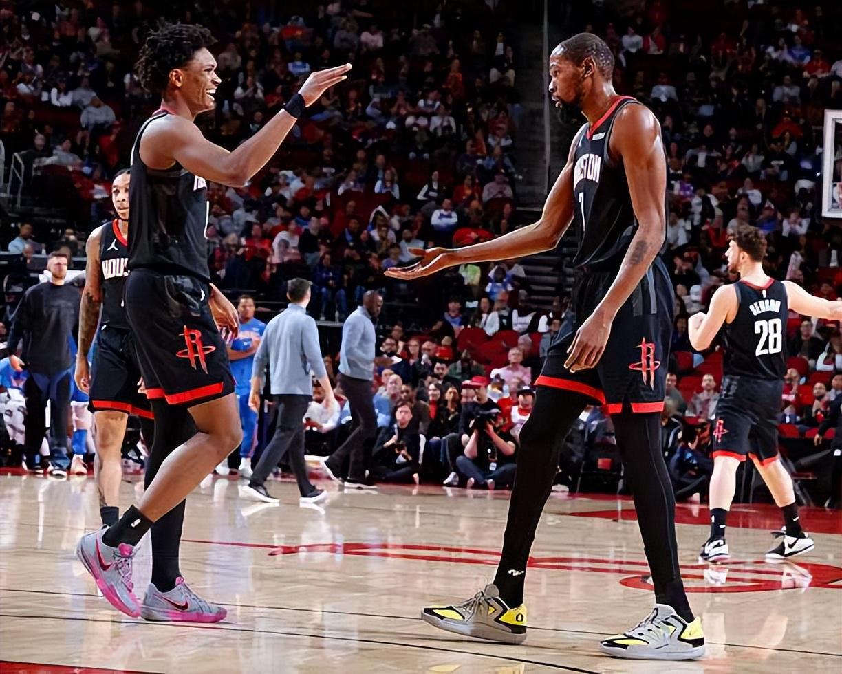 世界杯官方平台-完全错误的用人方式！火箭为什么非要让后场新星担任先发控卫呢？