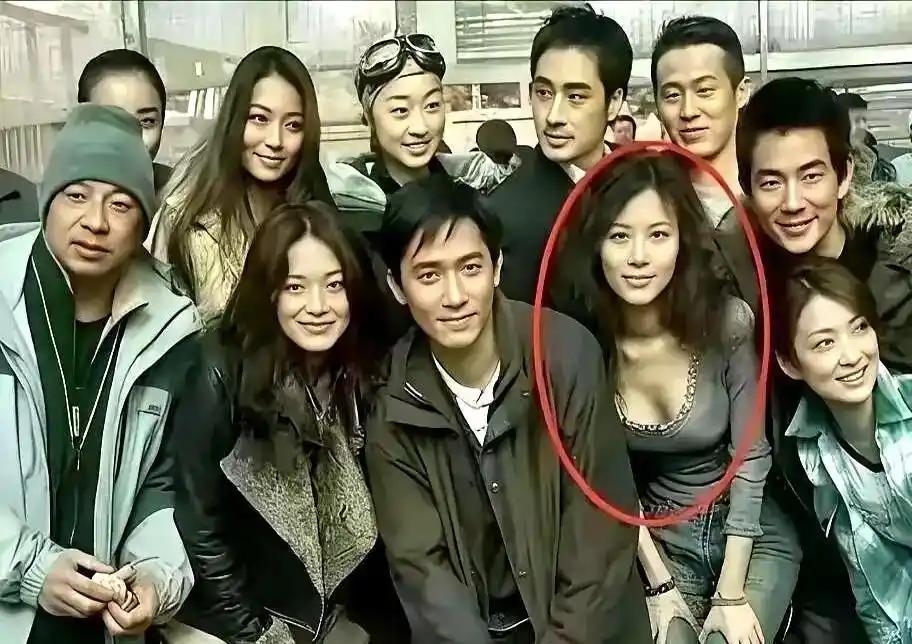 世界杯官方平台-终于懂了！邓文迪见田朴珺转身就走，根本不是没礼貌，是真看不上